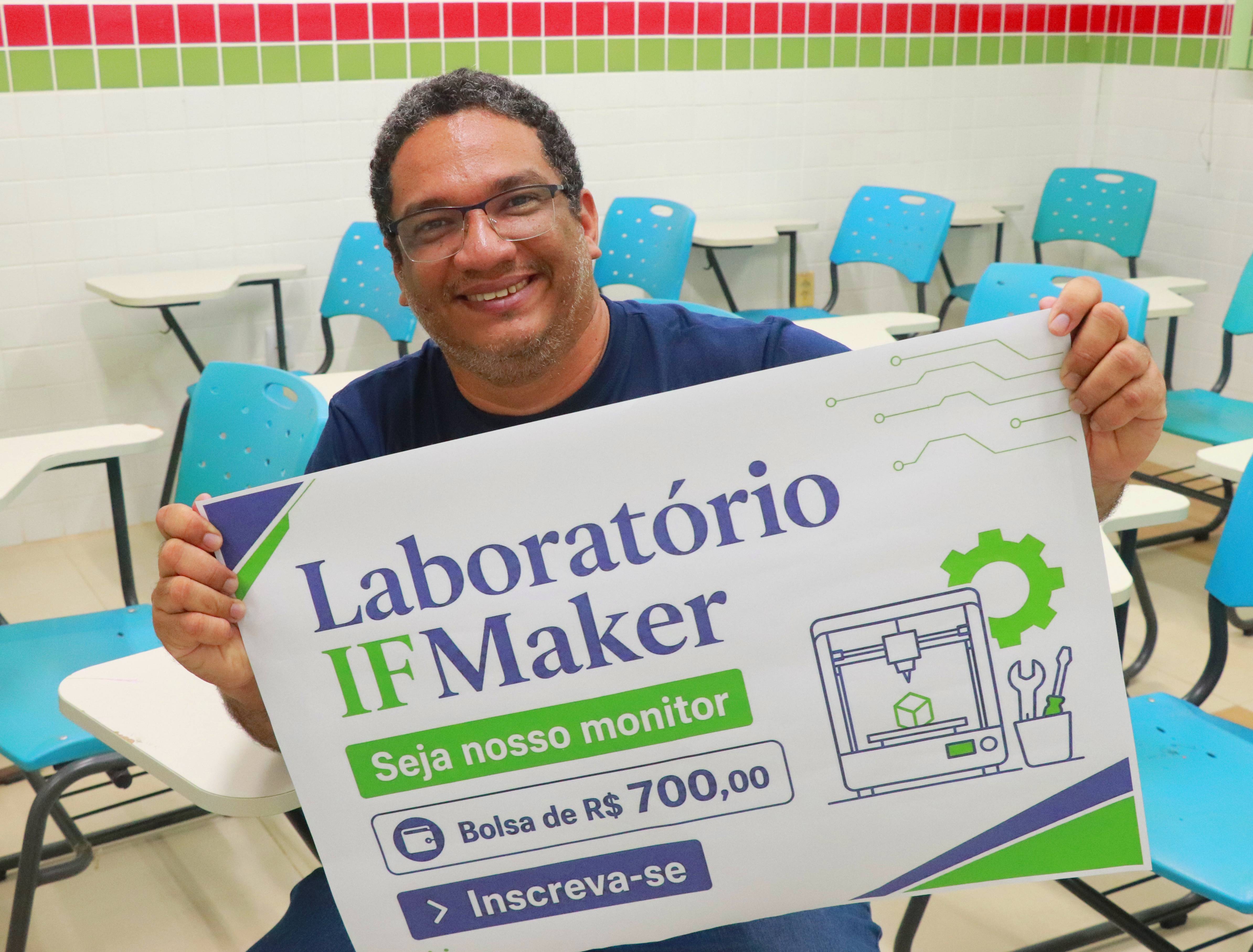 Bolsas de R$ 700 para alunos do superior